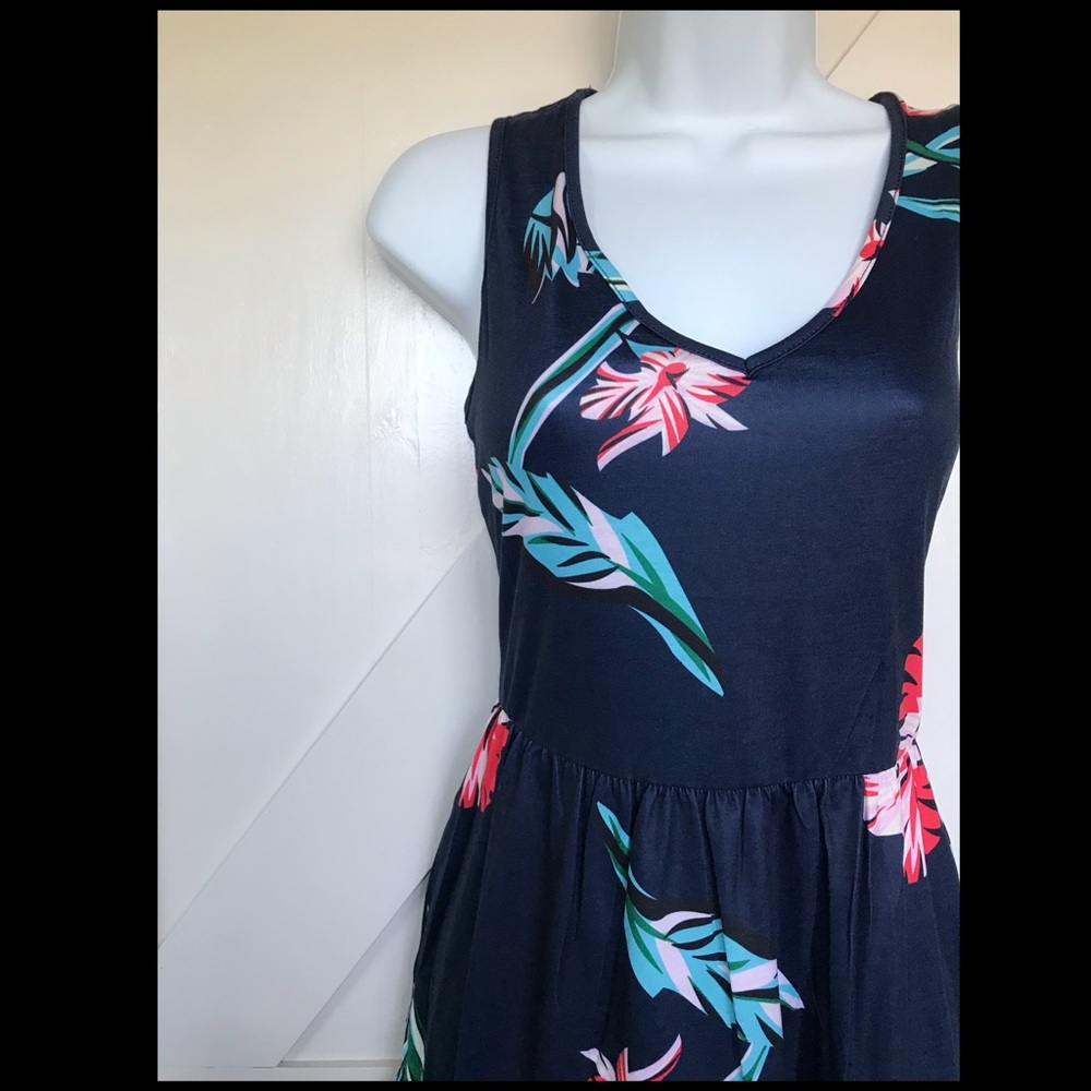 Floral dress w pockets - Picture 6 of 6